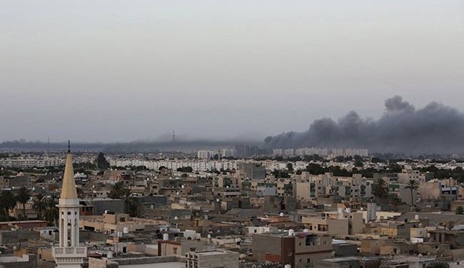 قوات حفتر تتبنى الغارة الجوية على مطار طرابلس