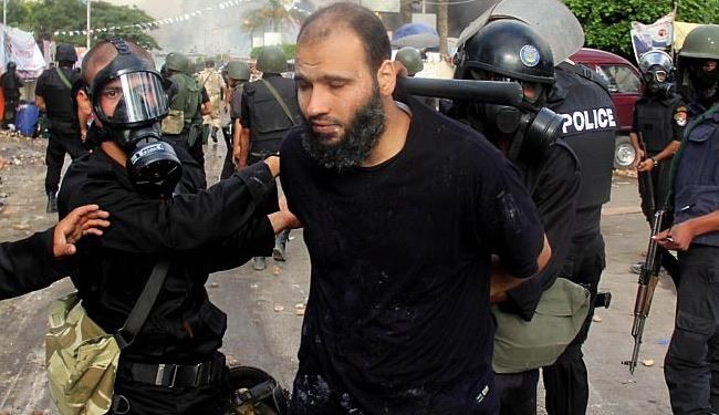 مصر تعتقل 5 قيادات سلفية قبل تظاهرات الجمعة