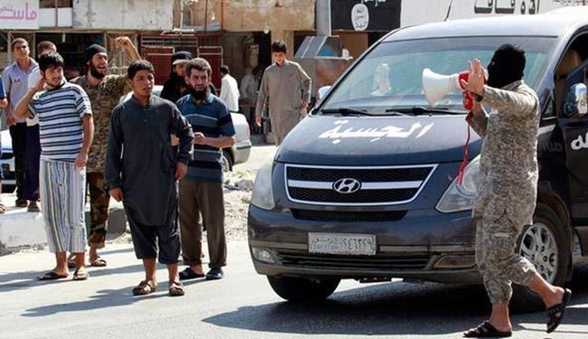 داعش دو مرد را در برابر کودکان سنگسار کرد
