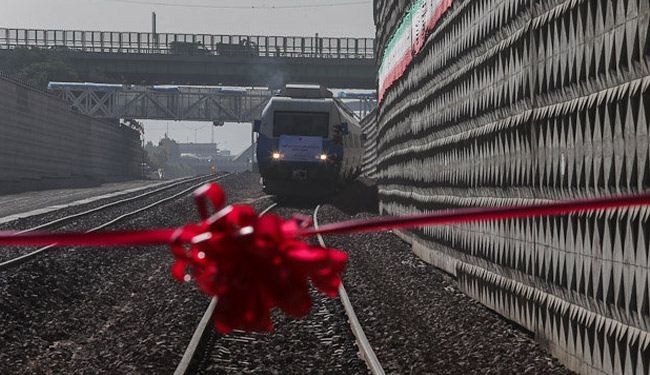 رؤساء إيران وتركمانستان وكازاخستان يفتتحون خط سكك الحديد الجديد