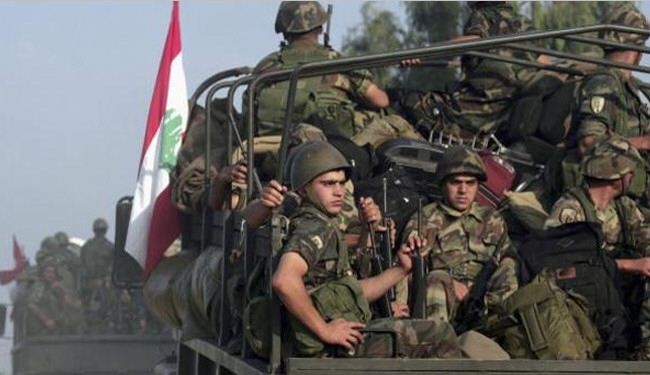 الجيش اللبناني يقصف مواقع المسلحين بجرود عرسال