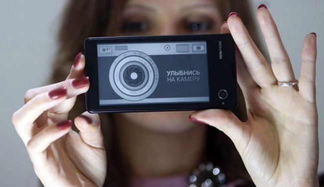 2 YotaPhone الروسي ثورة في عالم الهواتف الذكية