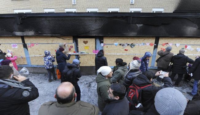 تضامن مع المسلمين اثر حريق في مسجد في السويد