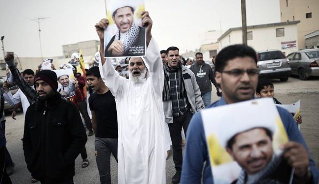 Bahrain Al-Khalifa Forces Crack Down Protesters + Photos