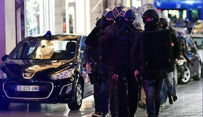Gunman Surrenders, Hostages freed in jewelry store in S France