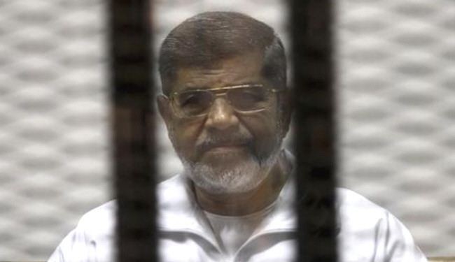 مرسي يتهم الجيش المصري بقتل متظاهرين في انتفاضة 2011