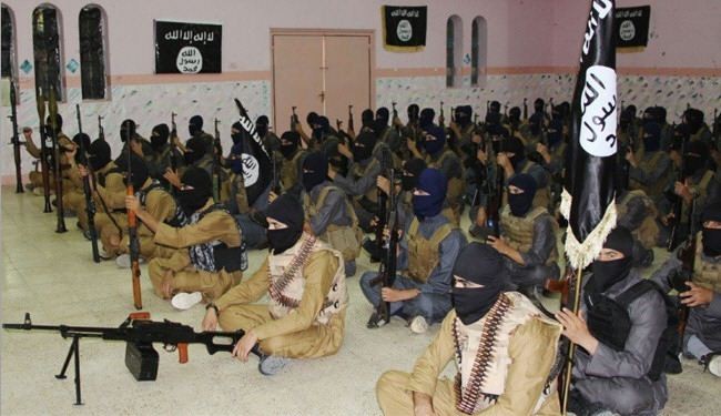 داعش يستخدم الحيوانات كوسيلة لتدريب الاطفال على الذبح!