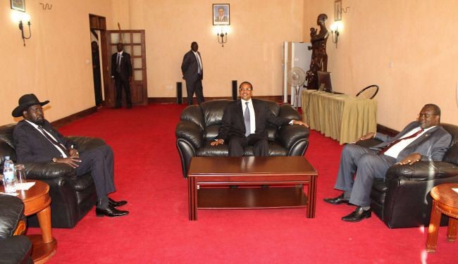 الفصائل المتناحرة بجنوب السودان توقع اتفاقا للسلام في تنزانيا