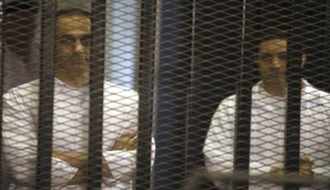 محكمة مصرية تقرر إخلاء سبيل نجلي مبارك