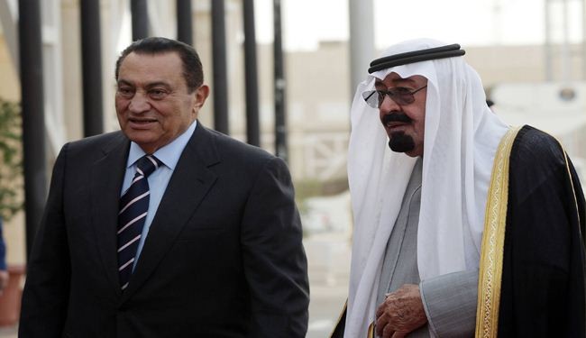 مبارك يبكي بالدموع حزناً على وفاة الملك عبدالله