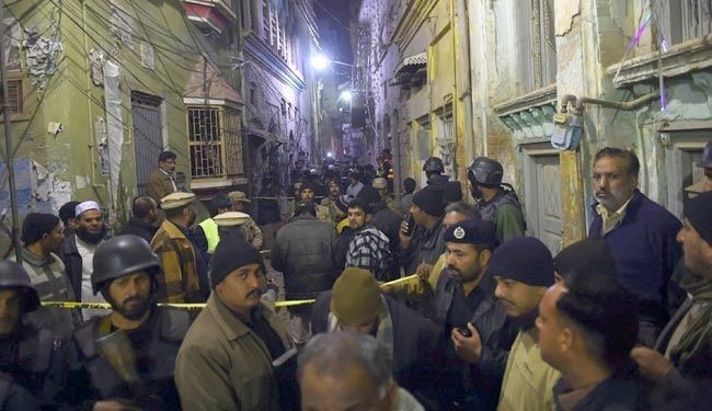 شهادت 17 نفر در حمله به مسجد شیعیان پاکستان