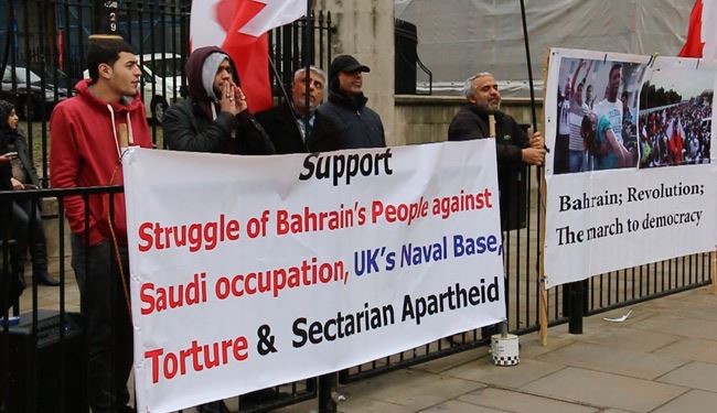 معتصمون يطالبون بتغيير السياسة البريطانية إزاء البحرين