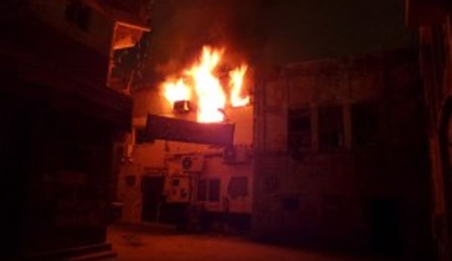 النيران تلتهم مأتم نساء بعد أن استهدفه الامن البحريني بالغازات السامة