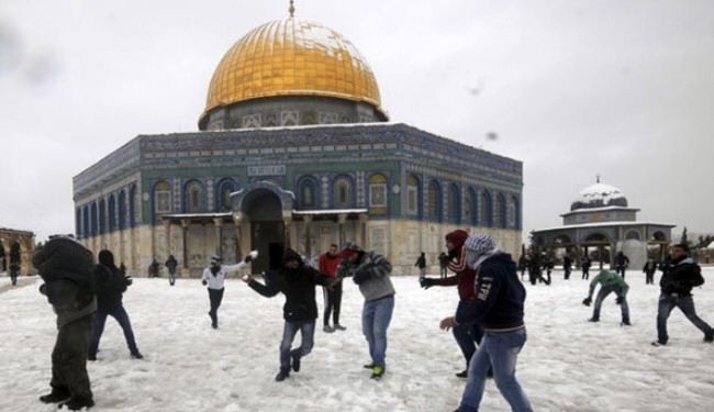 الثلوج تغطي الاراضي الفلسطينية والاردن ولبنان