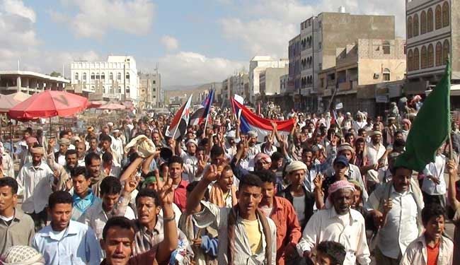 یمنیها برای حمایت از انقلاب خود به خیابانها می آیند