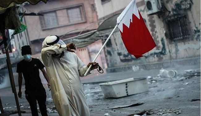 تواصل التظاهرات بالبحرين رغم السحب الدخانية السامة