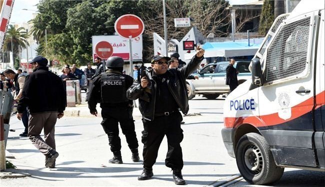 بالصور/ 32 قتيلا وجريحا بهجوم على البرلمان التونسي واحتجاز رهائن