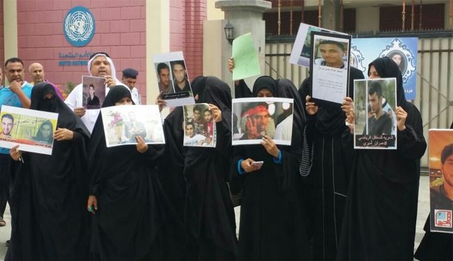 خانواده‌های بازداشت شدگان بحرینی تحصن کردند +تصاویر