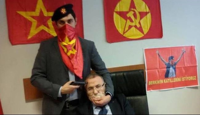 Blast at Istanbul Court Where Leftists Holding a Prosecutor Hostage
