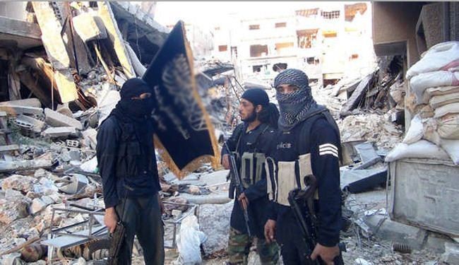 مخيم اليرموك بقبضة داعش وأنصاره يحتفون بقطع الرؤوس
