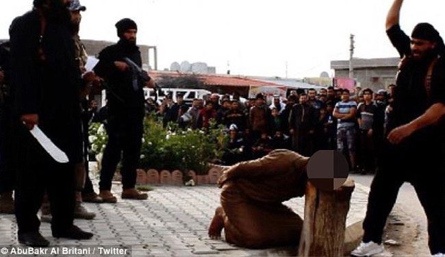 ISIS Beheads a Man Accused of Sorcery in Iraq + Pics