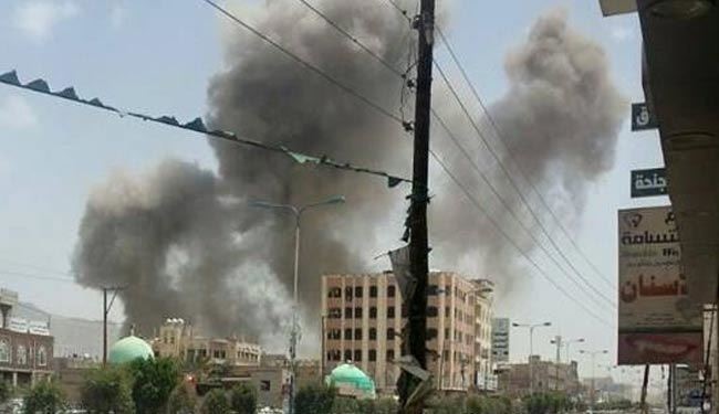 حمله جنگنده‌های متجاوز سعودی به منازل در صنعا + عکس