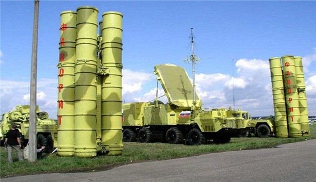 الدفاع الجوي الروسي يطلق صواريخ 