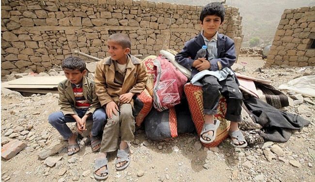 اطفال يبيتون في الحفر بصعدة للإحتماء من القصف السعودي+صورة