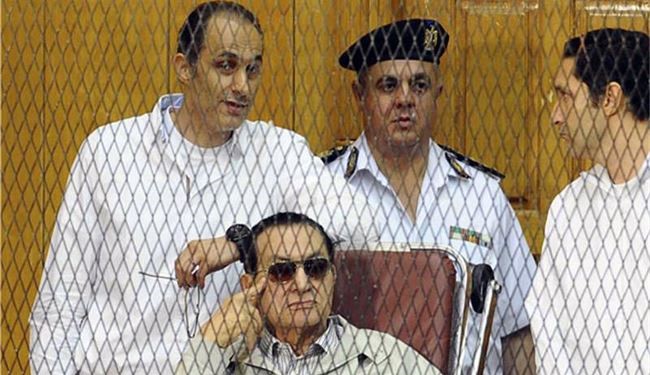 مبارک به سه سال زندان محکوم شد