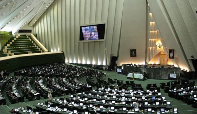 بيان يفرض عرض نتائج المفاوضات النووية على البرلمان الايراني