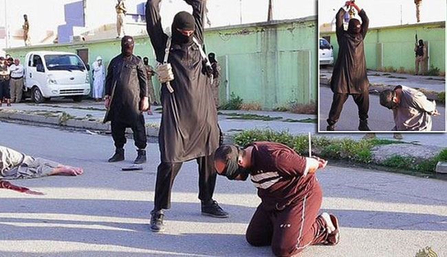 ISIS Beheads 3 men accused of spying for government / PICS