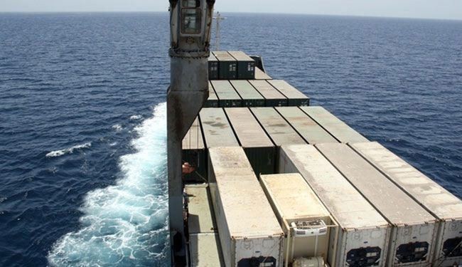 سفينة  المساعدات الإيرانية قبالة الشواطئ اليمنية