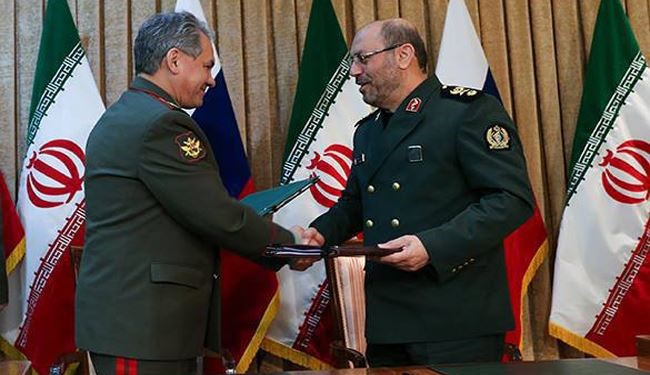 Iranian, Russian Defense Ministers Discuss Mutual Cooperation