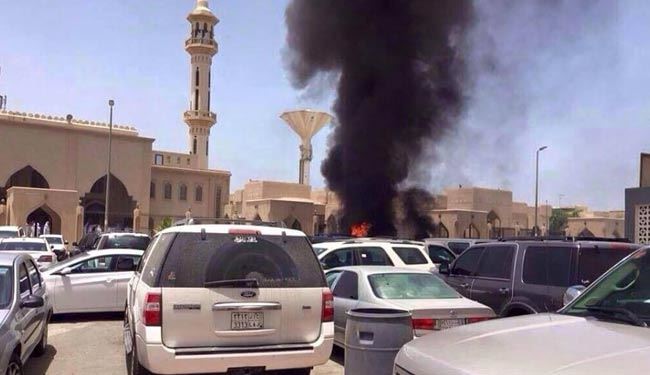 عکس سلفی جوانانی که مانع انفجار داخل مسجد دمام شدند