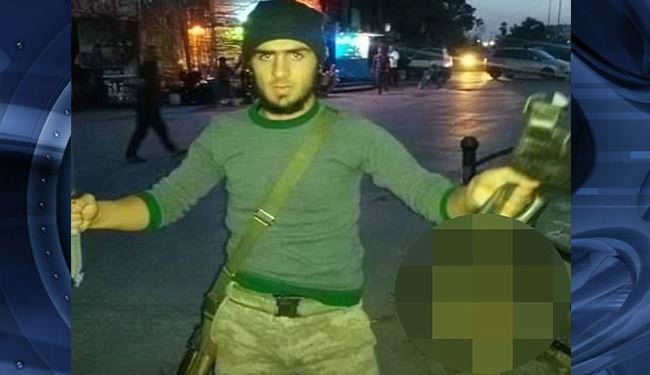Shocking Pics: Rebel Fighters Parade Heads of ISIS Enemies