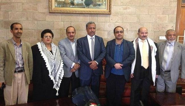 Houthis: We Won't Speak with Mansour Hadi Envoys