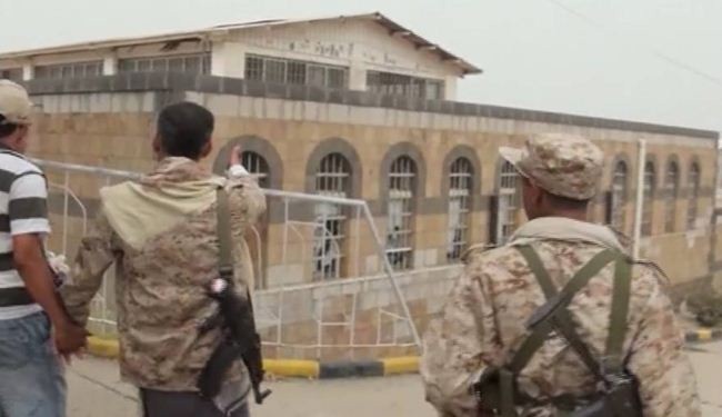 جيش اليمن واللجان يستعيدون السيطرة على سجن تعز