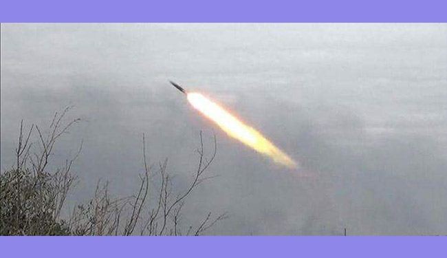 الجيش واللجان يقصفون مطار نجران بعشرات الصواريخ