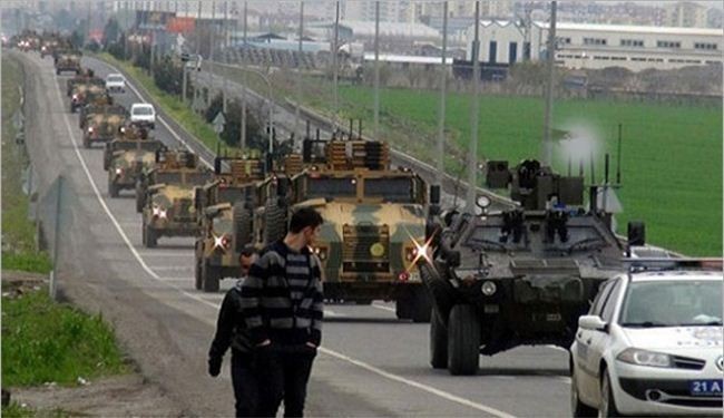 تركيا تحشد نصف قواتها البرية قرب الحدود السورية