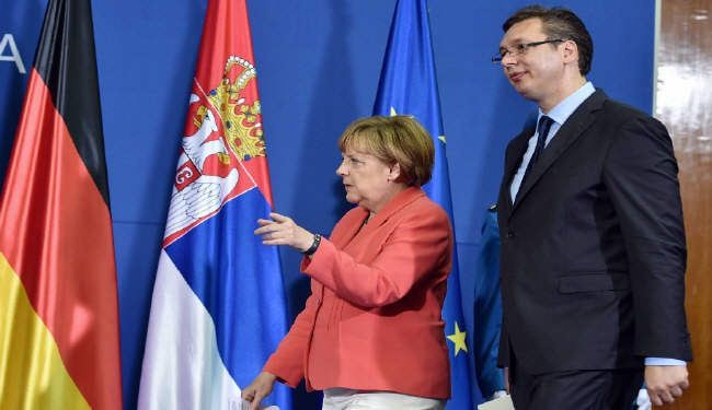 ميركل: الاتحاد الاوروبي سيساعد دول البلقان التي تعاني من تدفق المهاجرين