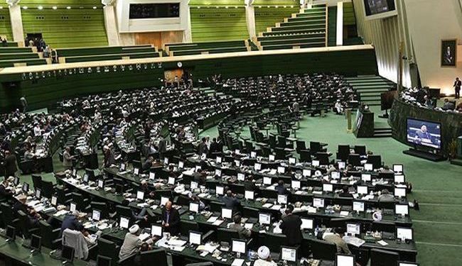 Iran Parliament Praise Nuclear Negotiators' Resistance against G5+1