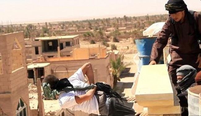 Pics: ISIS Executes, Stones 2 Men for “Being Gay”