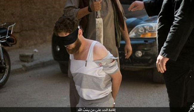 ISIS Behead a Man and Crucify his Corpse in Barbaric New Images