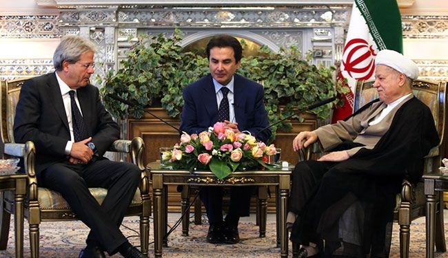 هاشمی رفسنجاني یؤکد اهمیة الالتزام بتعهدات اتفاق فیینا