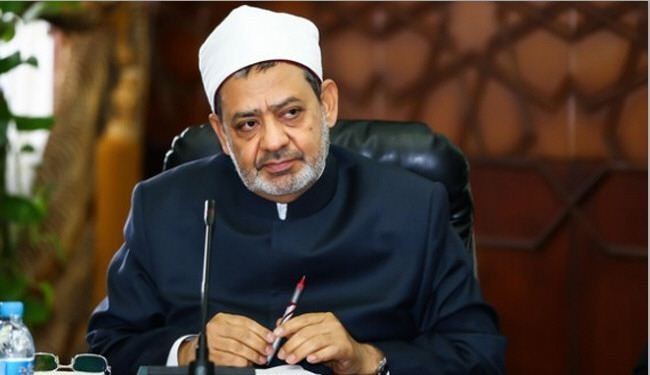 الأزهر يطالب موظفيه تقديم 