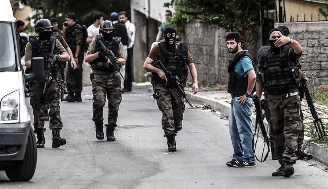 Two Suspected Militants Killed in Istanbul Clashes with Police