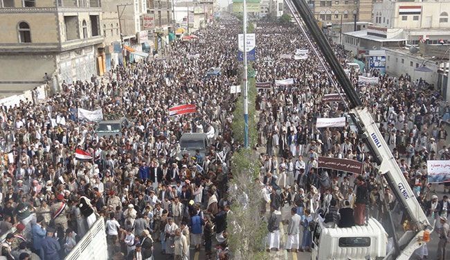مسيرة في صنعاء احتجاجا على استمرار العدوان السعودي