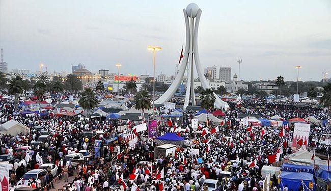البحرينيون يتظاهرون نحو دوار اللؤلؤة في ذكرى الاستقلال