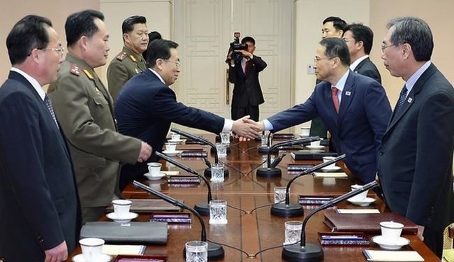 South, North Korea Resume Talks to Stop Standoff