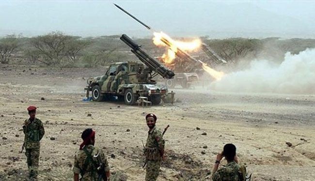 القوة الصاروخية للجيش اليمني تقصف مواقع سعودية